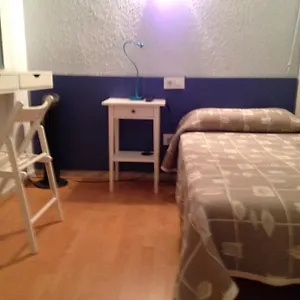2* Pensión Delfos