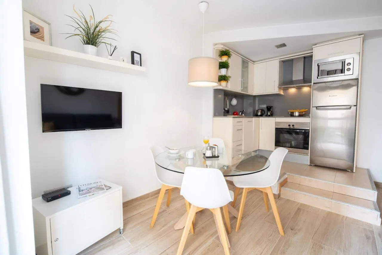 Feelathome Poblenou Beach Apartments Barcelona