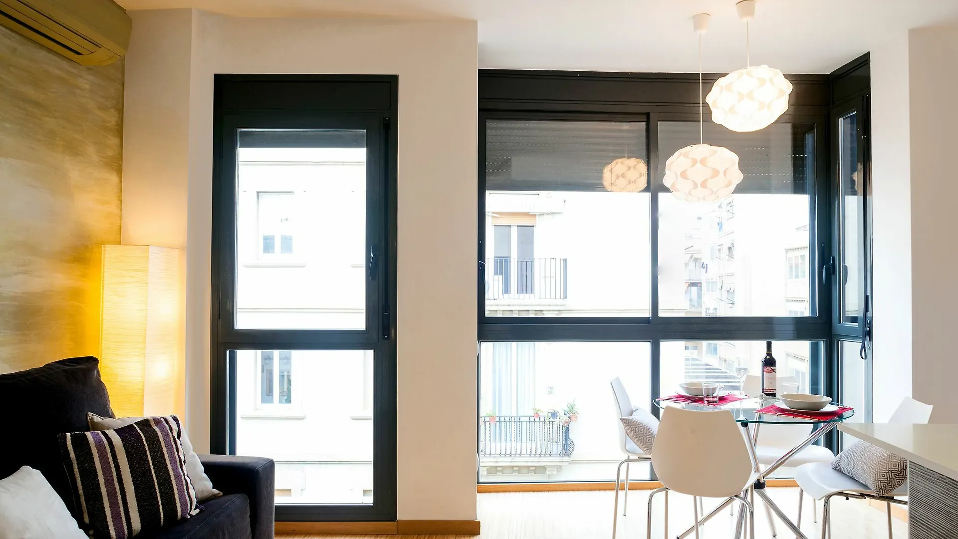 Feelathome Poblenou Beach Apartments Barcelona 0*,