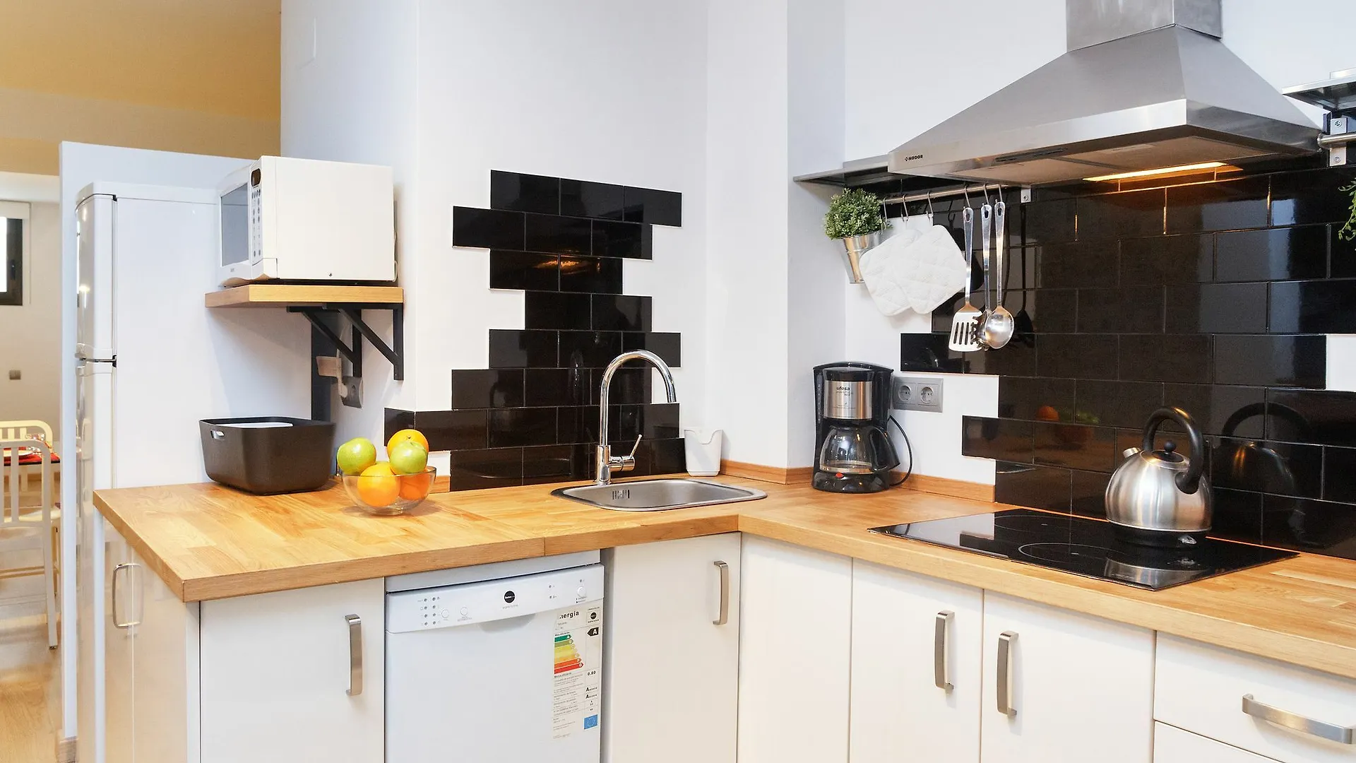 Feelathome Poblenou Beach Apartments Barcelona